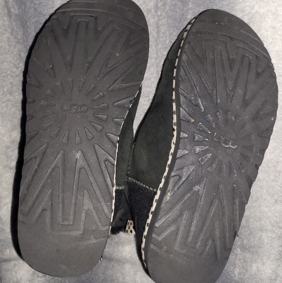UGGS Black Suede Booties With Bows Size 9 - Picture 5 of 5